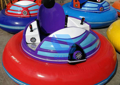 Voitures de butoir de parc à thème de sécurité, voitures de butoir d'UFO de glace électrique 6-10 km/h de vitesse