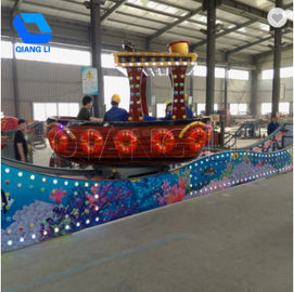 Chine L&#039;amusement monte la mini voiture 8/12 personnes de vol pour des jeux de carnaval d&#039;enfants usine